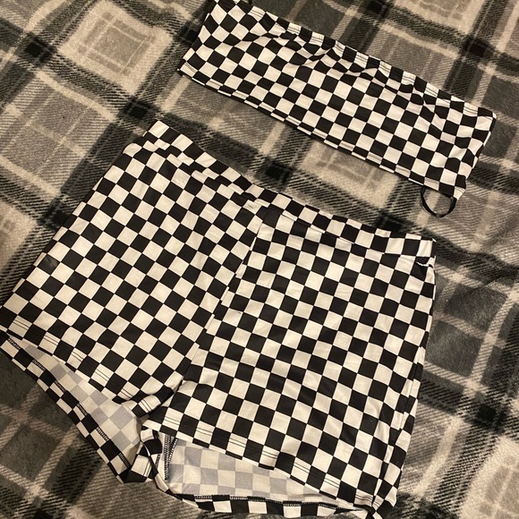 Checkered two piece set - Picture 2 of 2